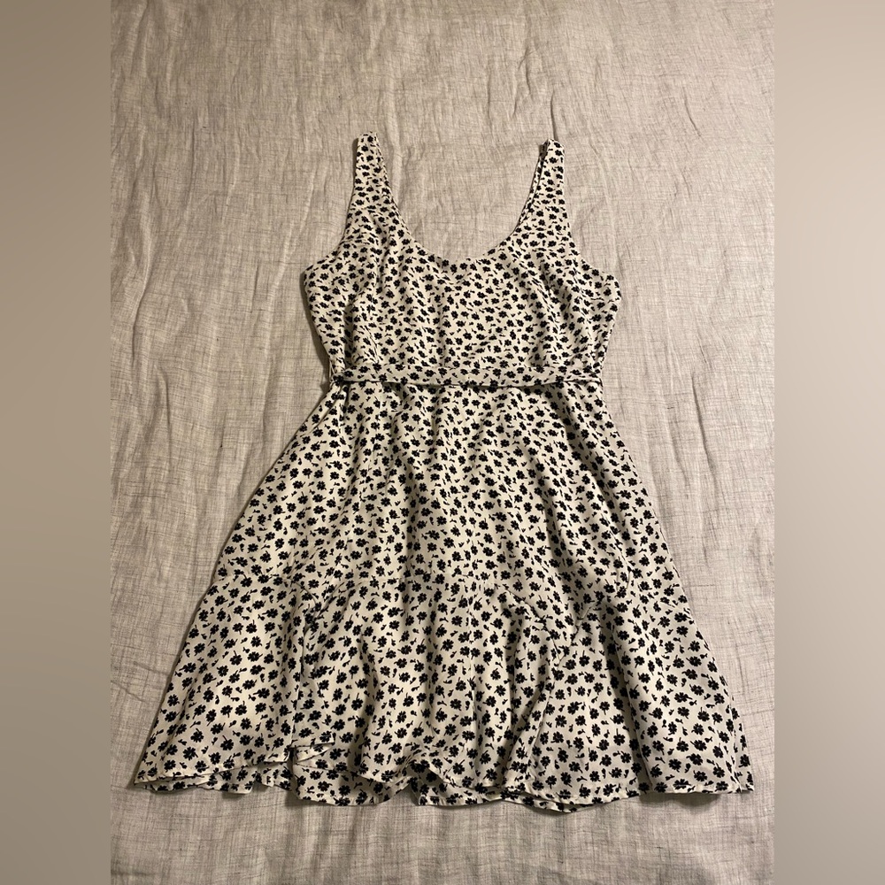 Altar’d State black and white floral print dress, size Extra Large.
